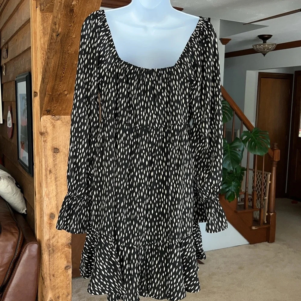 NWT New In Boho Long Sleeve Flowy Black & White A-Line Mini Dress Sz M - Picture 7 of 13